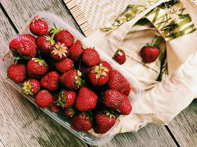 Öppet även idag torsdag 14/8 för självplock av jordgubbar, hallon finns om man letar. 

Café & gårdsbutik 10-17
Pizzeria 11.30-15.30

Välkomna 🍓