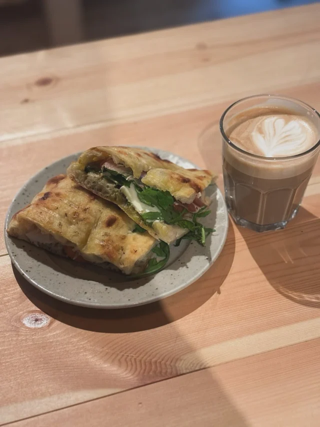 Kom och fika med oss i butiken! 
Öppet 10-17 idag söndag

Lillie o Alfred