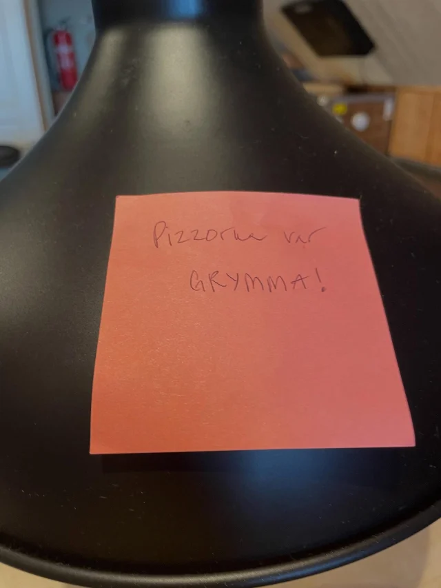 När man får detta grymma meddelandet av en konferensgäst som besökte oss i veckan!!! 

Ha en härlig helg!! 
Imorgon har vi fullbokat men idag fredag kan vi klämma in någon till om man vill hitta på något annat än soffläge! Boka på pizzerian@hallandsbar.se